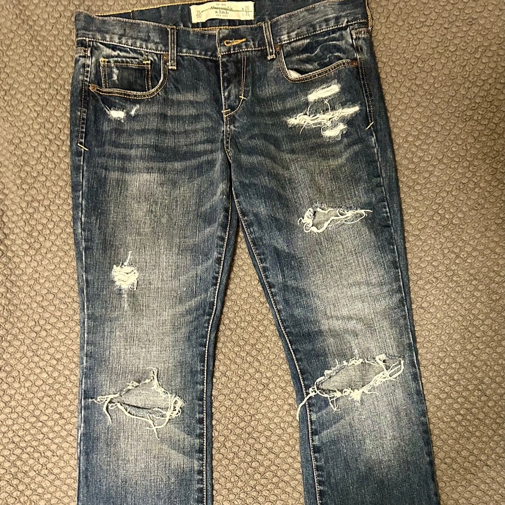 Women’s Abercrombie and Finch Jeans Size - W26/L31